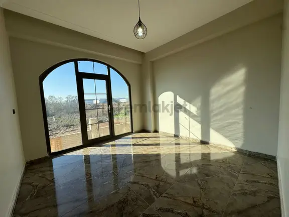 Karasu’da Geniş Kullanışlı Sıfır Modern Daire 1