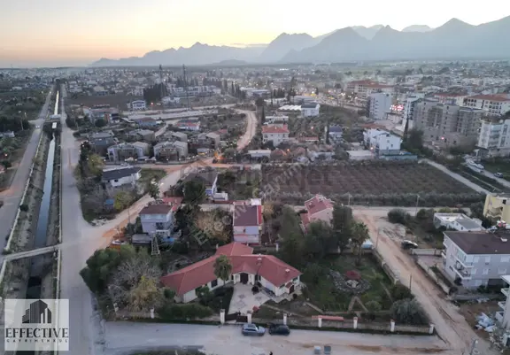 Döşemealtı 2080 M² Arsa İçinde Vintage 4+1 Mükemmel Villa 1