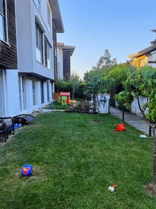Bahçeşehir Satılık Emsalsiz 5+1 Villa Asmalı Bahçeler 1