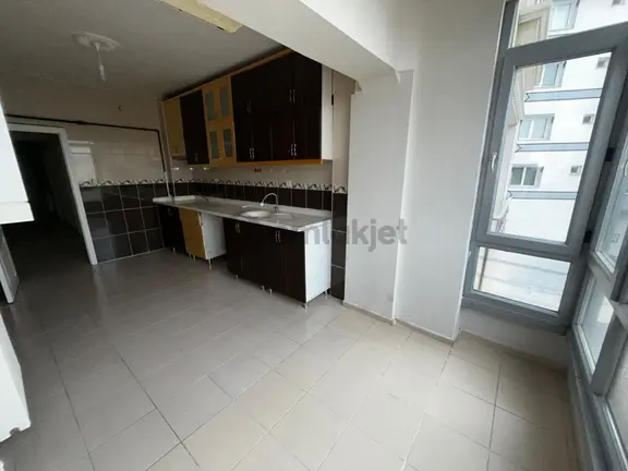 Sincan Pınarbaşı Mh.de 4+1 Yapılı Satılık Daire 1
