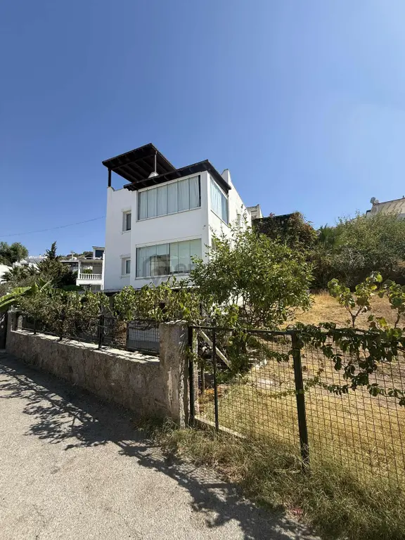 Bodrum Turgutreis Satılık 3+1 180 M2 Müstakil Bahçeli 1