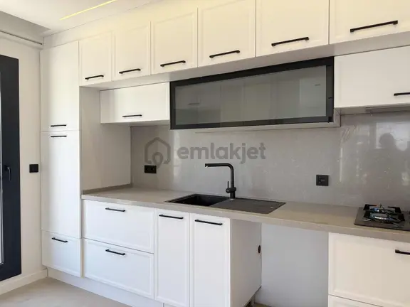 Nova'dan Ergenekon Mah. Fatih Cd. Üzeri Satılık Lüks 2+1 Daire 2