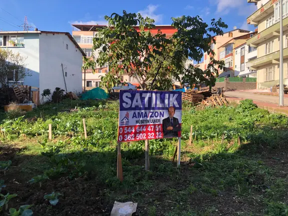 Hüseyin Ülker'den Duruşehir-d.bahçe Köşe Site Bul.2sk.üstü.246 M 1