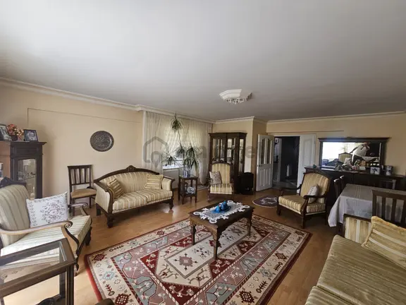 Şimşek Emlak'tan Dikmen Mürsel Uluç Mh. 290m2 6+1 Güney Doğu Batı Cepheli Dubleks 2
