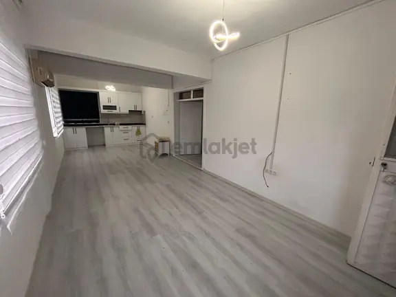 Tuana Emlak'tan Toparlar'da 3+1 Giriş Kat Daire 2