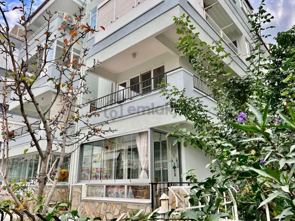 Akçay Sezgin Emlaktan Denize 300 Metre Arakat Ön Cephe 2+1 Daire 1