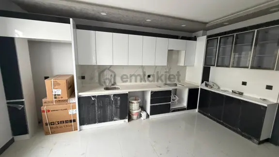 Törekent Mh^de Site İçinde Ara Katta E. Banyolu G. Odalı Lüx Yapılı Sıfır 3+1 Daire! 1
