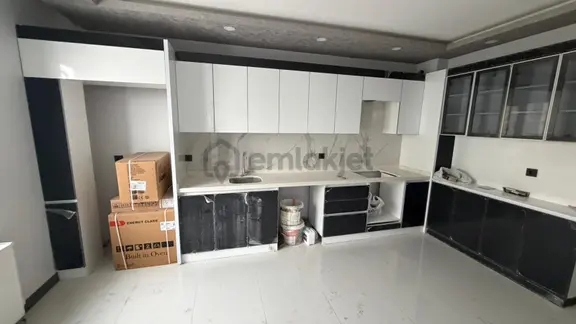 Törekent Mh^de Site İçinde Ara Katta E. Banyolu G. Odalı Lüx Yapılı Sıfır 3+1 Daire! 2