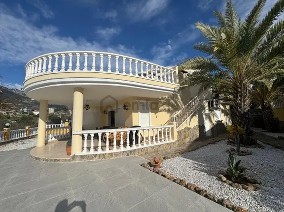 Alanya Mahmutlar Mah.eşyalı Satılık 3+1 Villa 1