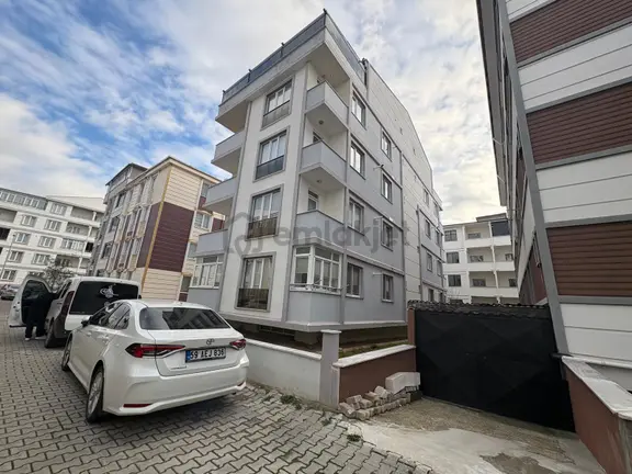 B&u Gayrimenkul'den İstasyonda Arakat Satılık 2+1 1