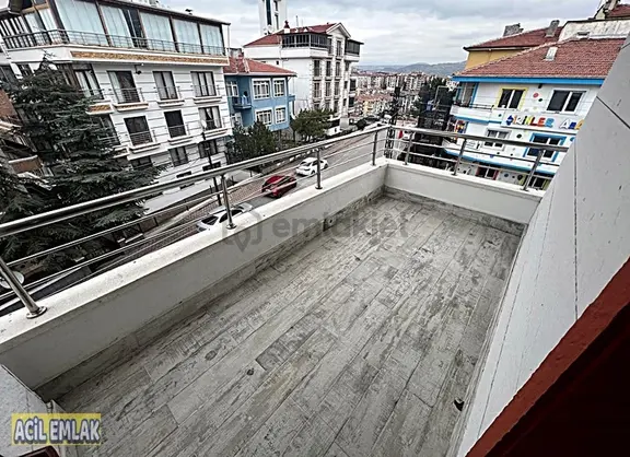 Acil Emlaktan Duygu Sokakta Çift Teraslı 2 Girişli Dubleks Daire 2