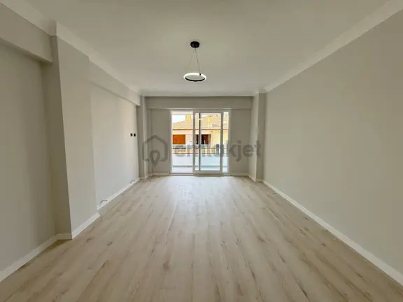 🔴🔴 Güç Gayrimenkul'den Akçay'da Ön Cephe Ara Kat İçi Full Yapılı Lüx Satılık 2+1 Daire 2