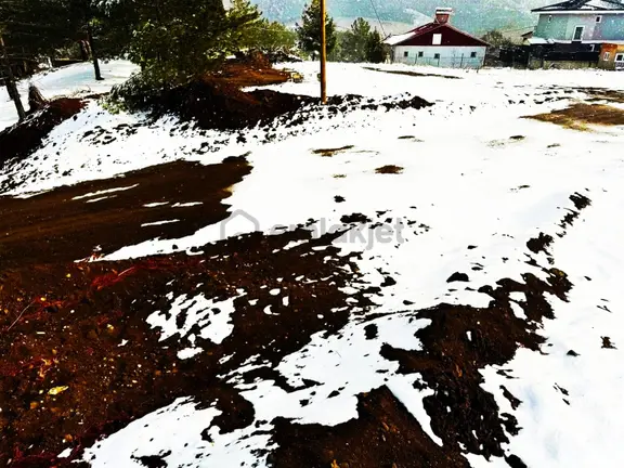 Kar Emlaktan Alpu Yaylasında 485 M2 Satılık Arsa 2