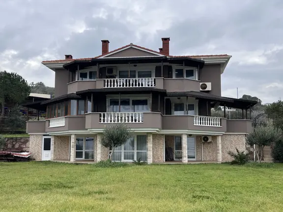 Balıkesir Ayvalık Cunda Da Satılık Muhtesem Villa.denize Sıfır. 1