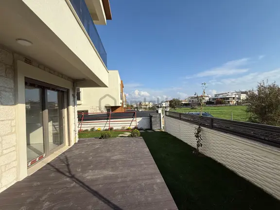 Seferihisar Tepecik’te Butik Site İçerisinde, Peyzajı Hazır Satılık 3+1 Villa 2