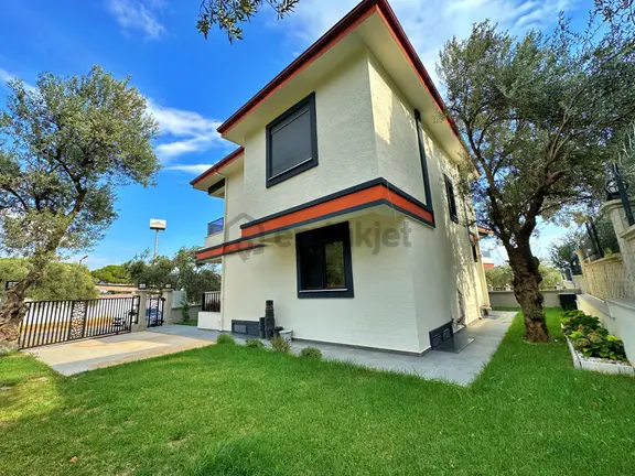 Uytundan Güre Oteller Bölgesinde Mustakil 7+1 Akıllı Lüks Villa 1