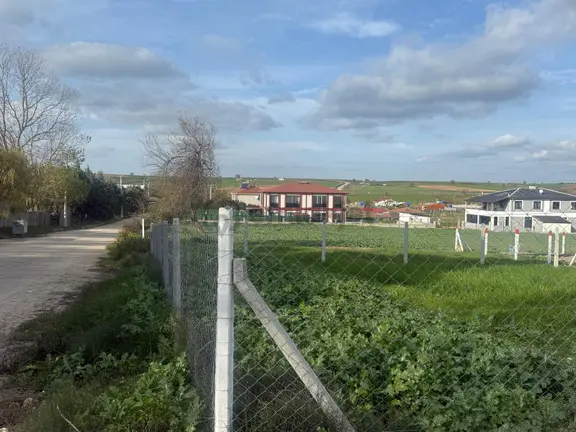 Güven'den Altın Değerin'de Kupon Arazi 255m² Yola Cephe Parsell 2