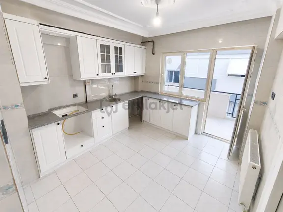 Kiralik Daire Yıldıztepe Mah.kanalyolu Mevkii 3+1 Doğalgazlı 140 M2 Asansörlü Yenilenmiş Daire 1