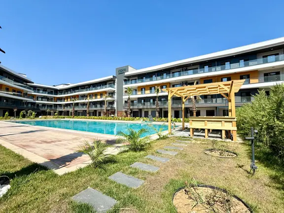 Güvenlık-havuz-bahçe-kapalı Otopark-doğalgaz(kombi)-sosyal Alan-modern-ultra Lüx-fırsat Daireler 2
