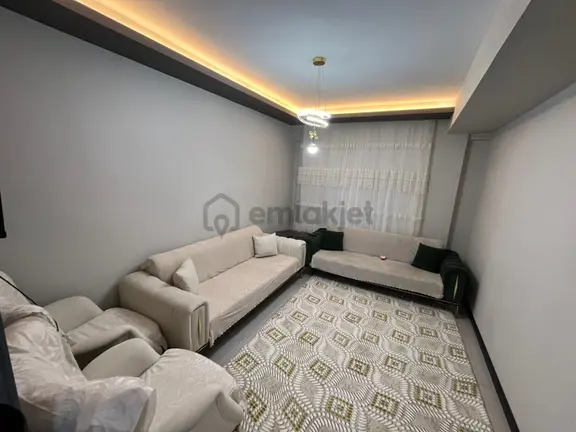 Ataparkta Merkezi Konumda Çift Balkonlu Sıfır Bina 1
