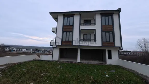 Sakarya Karasu'da Ana Yola Yakın Geniş M2li Asensörlü 2+1 Satılık Daire 2