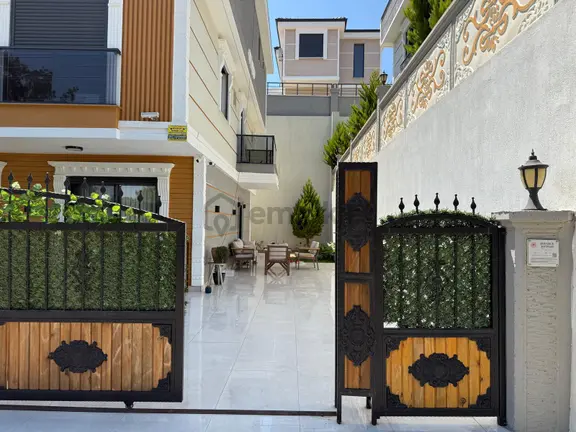 Didim'de Denize 450m | 5+1 Fırsat Müstakil Tripleks Villa 2