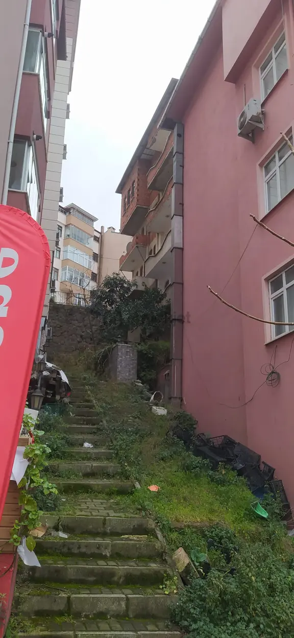 Yalıncak Mahallesi Acill Satılık Komple 5 Katlı Bina 2
