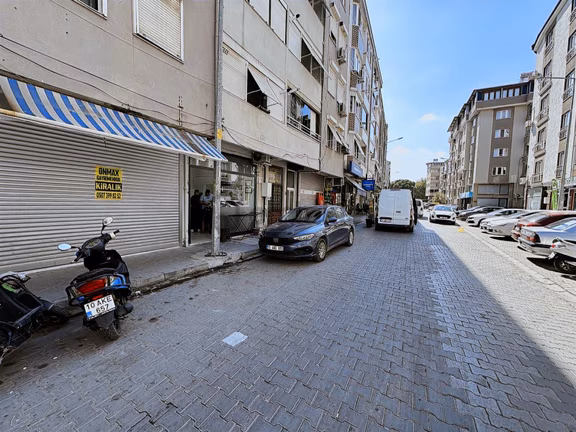 Onmax Burhaniye Merkez Çarşı İçi Kullanışlı Kiralık Dükkan 2