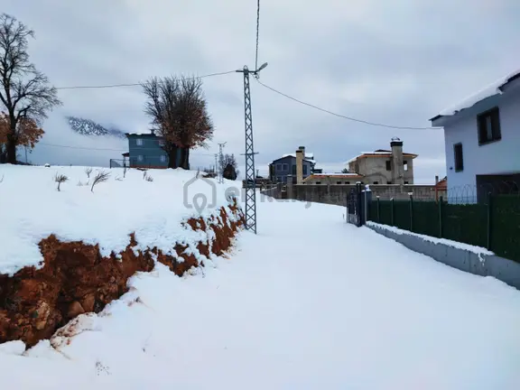 Kar Emlaktan Yenikonacık Bozkırlı Mevkiinde Üç Bir Dönüm Satılık Arsa 1