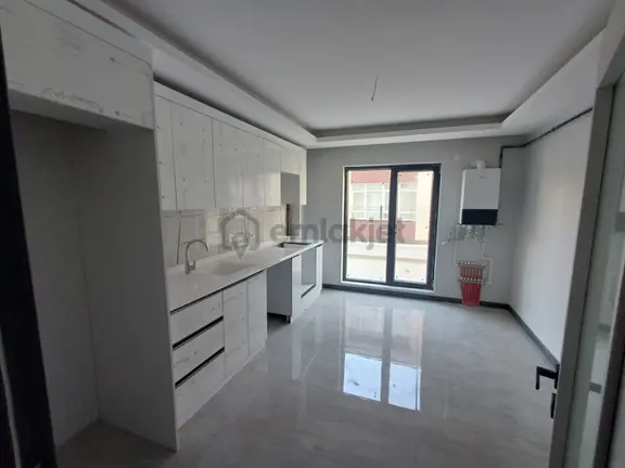 Tevfik Saglam Cadde Yakını Kot 2 Yapılı 3+1 1