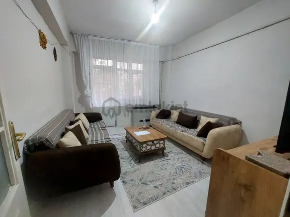 Gaziosmanpaşa Karayolları De Acil Satılık Toprak Tapulu Kot 2 Balkonlu 1+1 60 M2 1