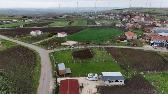 Silivri Kadıköyde Köy İçi Mükemmel Konum Köşe Parsel İmara Sınır 1