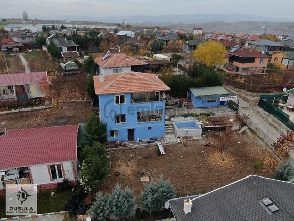 Acil Pusula'dan Acil Satılık 3katlı 500 M2 Bahçeli Betonarme Ev 1