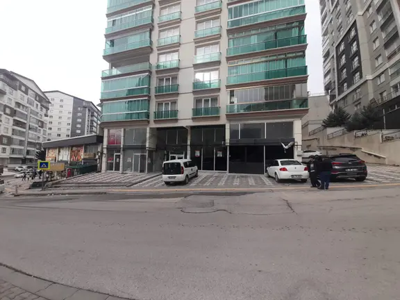 Mamak ,boğaziçi ,985 Sk.ta ,kullanışlı ,mutfaklı ,tuvaletli ,asma Kata Mü Sait 186 M2 Dükkan 1