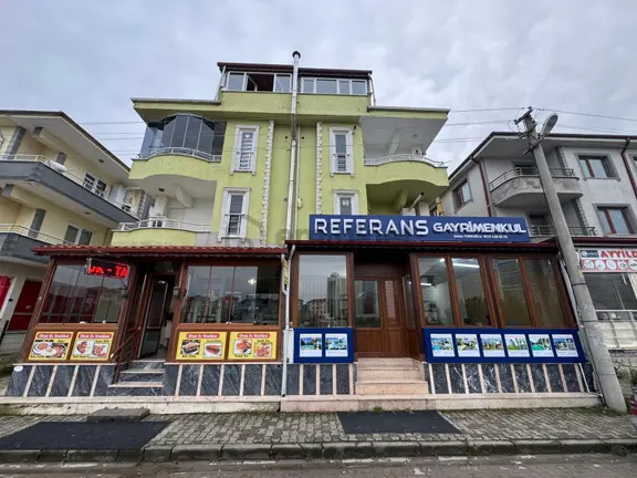 Karasu Hastane Karşısında Yaz Kış Kira Getirili Satılık 2+1daire 2