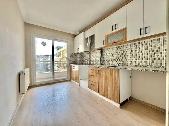 Muradiye Mahallesi 🏡 ✅3+1 135m2 5 Katlının 4 Katı ❇️fuul Özelikli Petek Kombili 1
