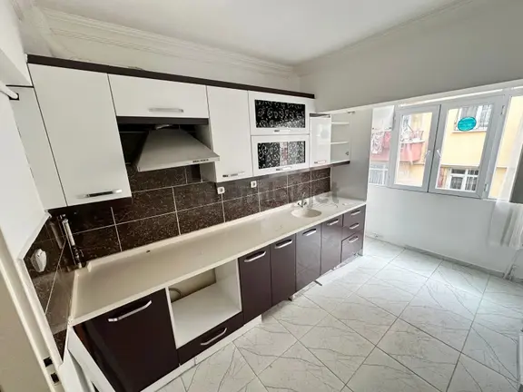 30 Ağustos Mah. Altında Daire Olan Yüksek Giriş Kat 2+1 Satılık Daire 2