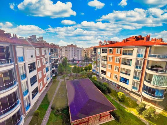 Akçay'da Aygül'den Site İçi Ayrı Mutfak Doğalgazlı Ebeveyn Banyolu Geniş Ve Ferah 3+1 Satılık Daire 1