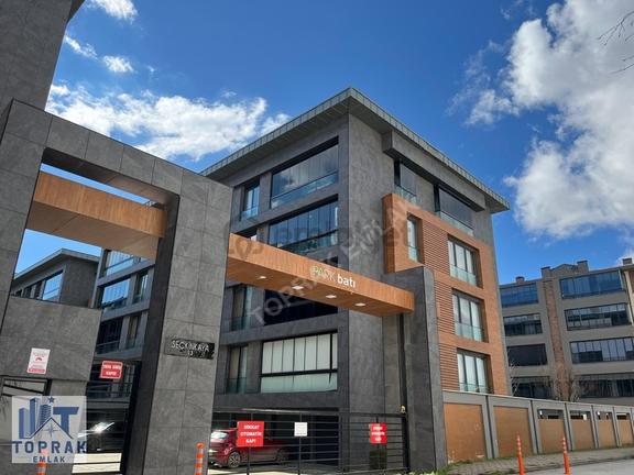 Toprak Emlak'tan Park Batı Sitesi Ara Kat / 200m2 / Satılık 4+1 1