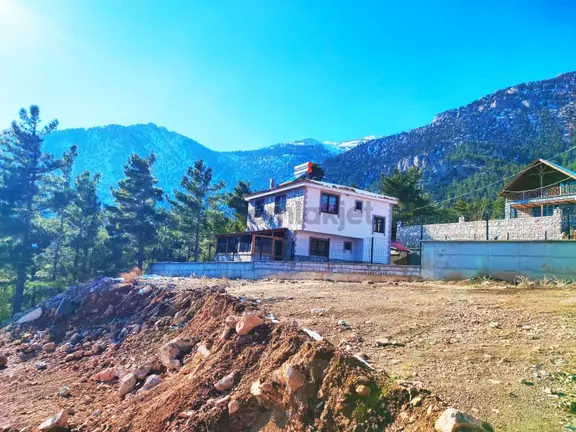 Kar Emlaktan Yeni Konacık Efes Sitesinin Üzerinde 400 M2 Satılık Arsa 1