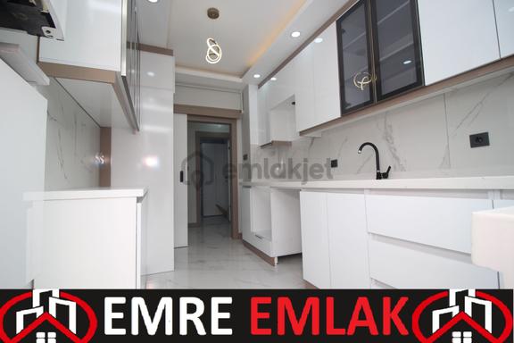 Emre Emlak'tan Akşemsettin Mahallesinde Katta Full Yapılı 3+1 Satılık Daire 1