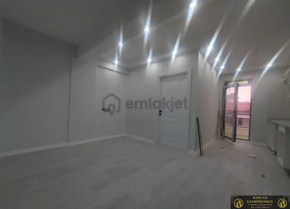 Kaplan Gayrimenkul’den 71 Evler Semt Pazarı Yakını 1+1 55 M² Satılık Daire 1