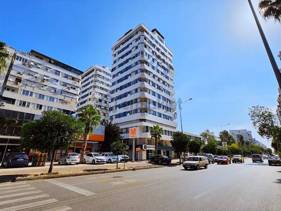 270 M2 4+1 Güllük Caddesi'nde İş Merkezinde Kiralık Şık Ofis 1