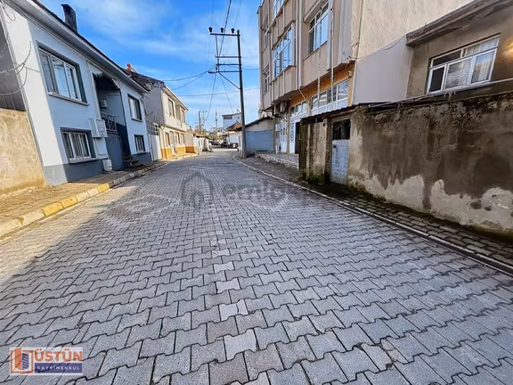 **gönen Sarıköy Çarşı İçerisinde Satılık İki Adet Müstakil Ev** 2