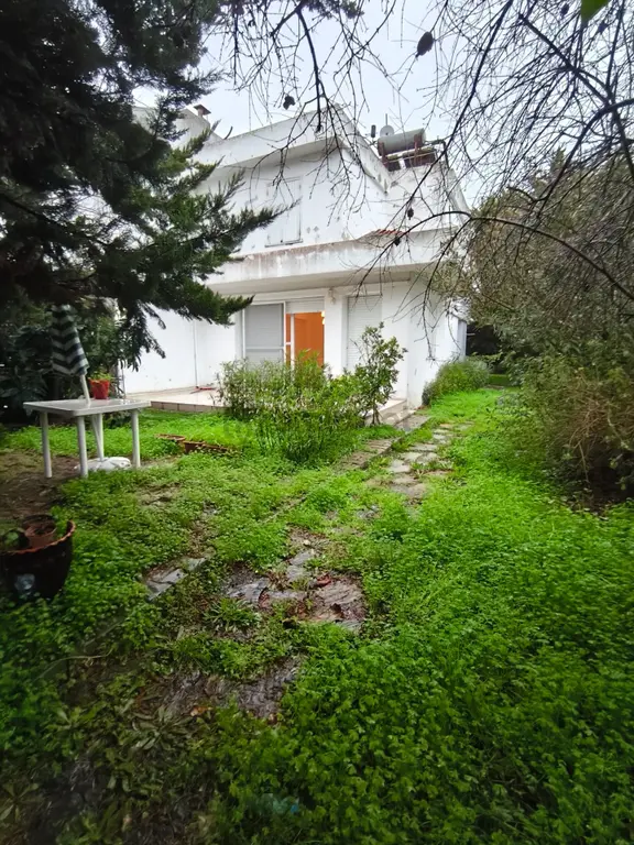 Çeşme Ilıca Plajı'na Yürüme Mesafesinde (600m),bahçeli 3+1 Villa 1