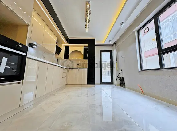 Bölgenin En İyi Dairesi, Park Manzaralı Cadde Yanı Geniş 3+1 1