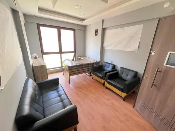 Çarşı Merkezde Eşyalı 2.kat Kiralık Büro Ofis !! 1