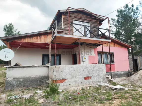 Kar Emlaktan Akçatekir Alparslan Da 370 M2 Arsası Mevcut 3+1 Satılık Müstakil Ev 1