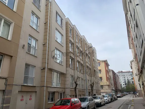 Anadolu Üni. Açıköğretim Fakültesinin Yakını Arakat Daire 1