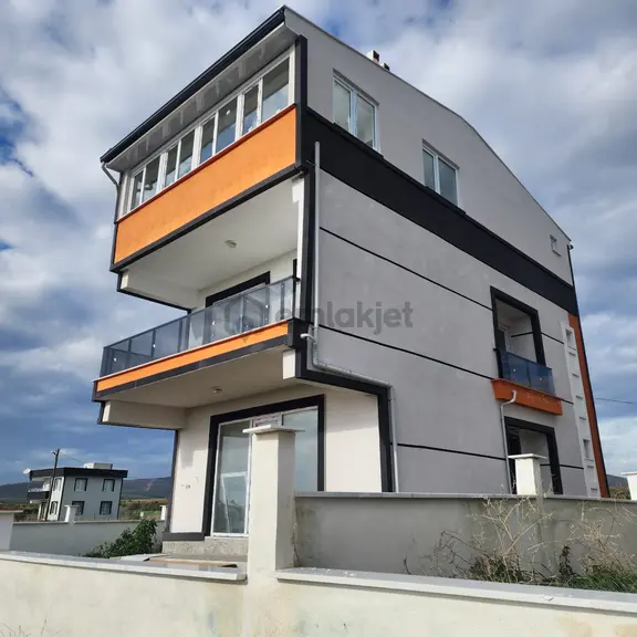 Şarköy De Işık Emlaktan Kızılcaterzi Mah De 6+1 180 M2 Tırıbleks 1